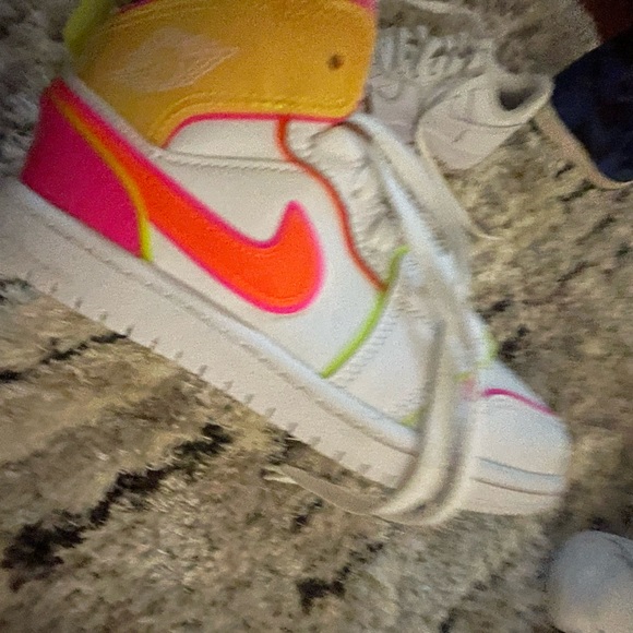 Kids - Picture 2 of 5